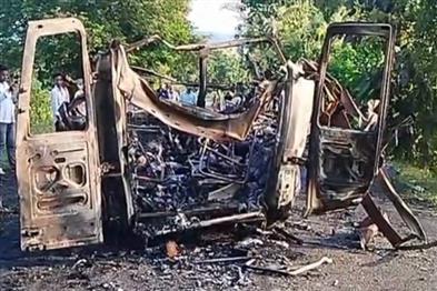 Odisha News:Ambulance-Erupts-in-Flames-in-Balugaon-Odisha-Crew-Rescued