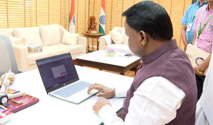 Odisha News:CM-Mohan-Majhi-Leads-Odishas-Self-Enumeration-Drive