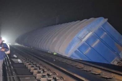 Odisha News:Chaos-on-Delhi-Howrah-Line-12-Goods-Train-Bogies-Derailed-3-Plunge-into-River