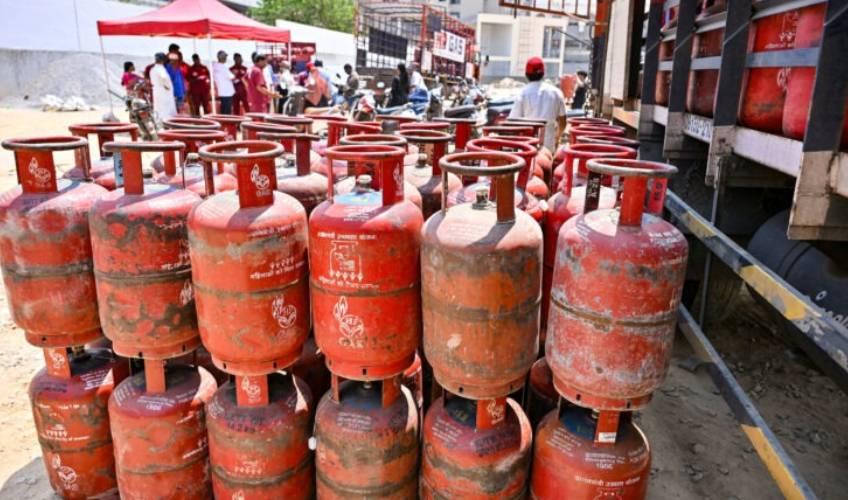 Odisha News:Crackdown-on-Gas-Black-Marketing-Odisha-Seizes-8457-LPG-Cylinders