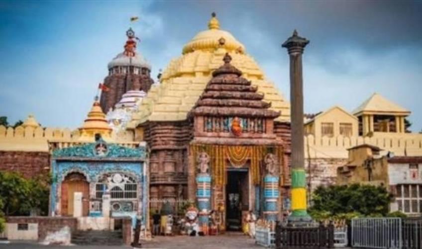Odisha News:Darshan-Halted-at-Puri-Temple-for-Mahaprabhus-Great-Bath