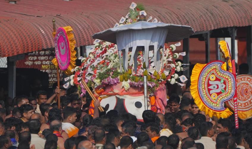 Odisha News:Deba-Snana-Purnima-A-Divine-Celebration-of-Holy-Trinitys-Bathing-Ritual