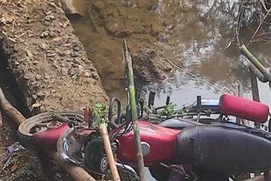 Odisha News:Fatal-Fall-Two-Friends-Die-in-Nayagarh-Bike-Accident