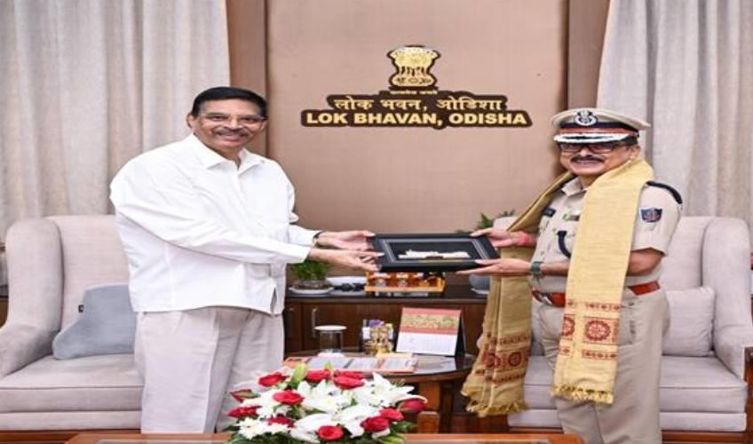 Odisha News:Interim-DGP-Binaytosh-Mishra-Meets-Governor-Visits-Puri-Shrimandir