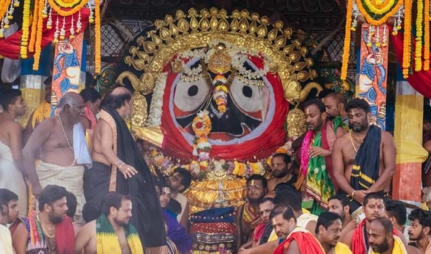 Odisha News:Lord-Jagannath-Adorned-in-Golden-Attire-on-Kartik-Purnima
