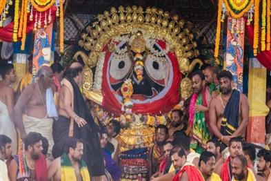 Odisha News:Lord-Jagannath-Adorned-in-Golden-Attire-on-Kartik-Purnima