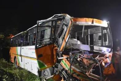 Odisha News:Lucknow-Bus-Accident-Claims-Five-Lives-Over-10-Injured-as-Vehicle-Plunges-into-50-Feet-Gorge