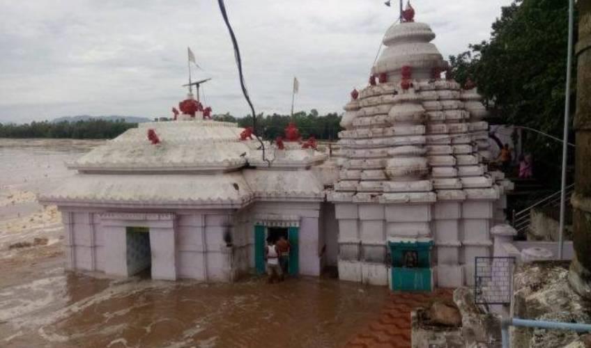 Odisha News:Mahanadi-Floodwaters-Submerge-Maa-Bhattarika-Temple-in-Cuttacks-Badamba