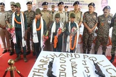Odisha News:Major-Blow-to-Naxalism-7-Maoists-with-INR-10-Lakh-Bounty-Each-Surrender-in-Odisha-Jharkhand-Border