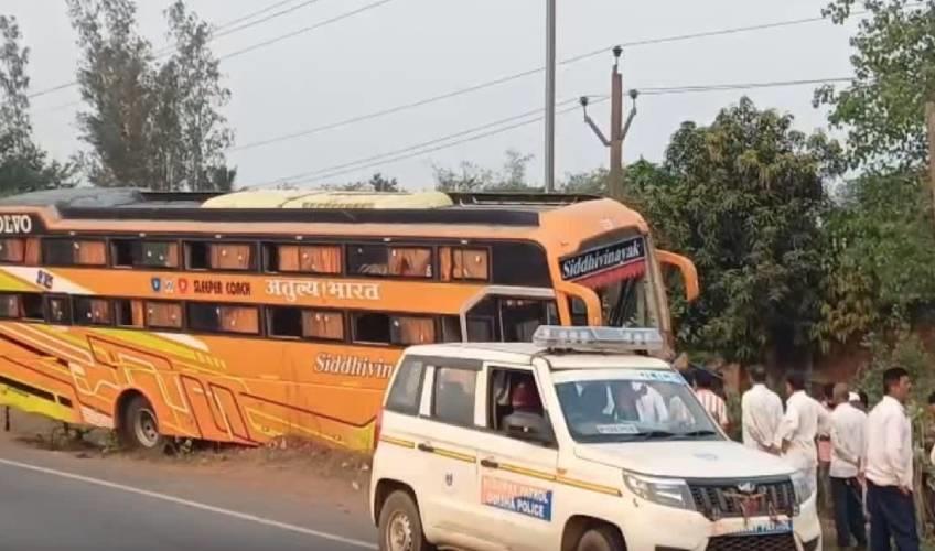 Odisha News:Miraculous-Escape-Drivers-Quick-Wit-Saves-48-Pilgrims-in-Dhenkanal
