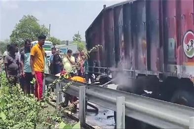 Odisha News:Narrow-Escape-Truck-Bursts-Into-Flames-on-NH-53