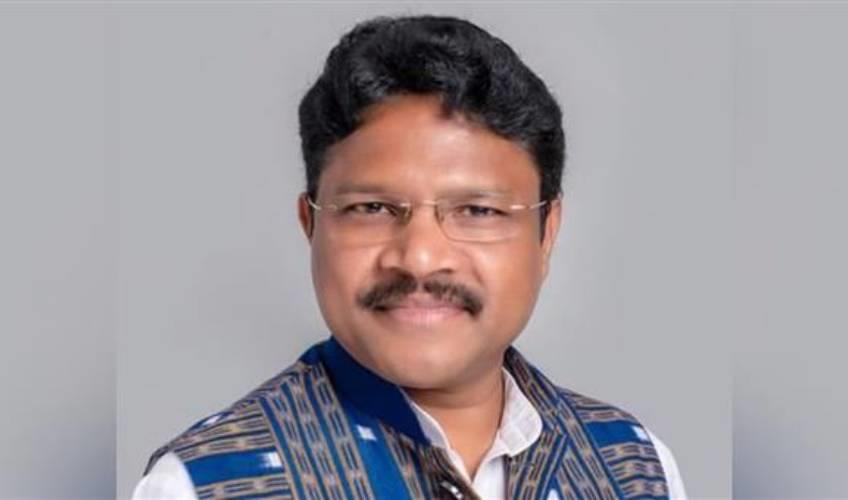 Odisha News:Naveen-Patnaiks-Post-on-Paik-Uprising-Sparks-Controversy-Backlash-from-Minister-Mukesh-Mahaling-and-Netizen-Sujit-Das