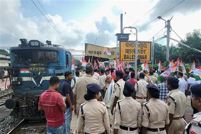 Odisha News:Odisha-Bandh-Protests-Erupt-Over-Balasore-Students-Death-Statewide-Disruptions-Reported