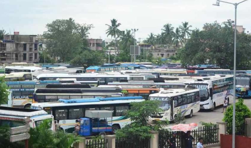 Odisha News:Odisha-Drivers-Strike-Continues-for-Second-Day-Transport-Disrupted-Across-State