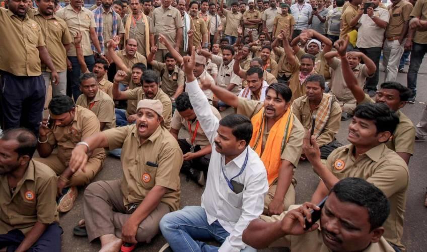 Odisha News:Odisha-Drivers-Strike-Government-Promises-Resolution-by-Tonight