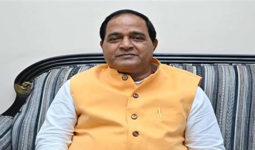 Odisha News:Odisha-Minister-Krushna-Chandra-Patra-Escapes-Unscathed-in-Car-Accident