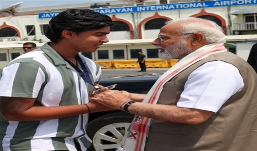 Odisha News:PM-Modi-Meets-IPL-Sensation-Baibhav-Suryavanshi-in-Patna
