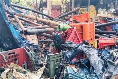 Odisha News:Paradip-Massive-Fire-Engulfs-7-Shops-In-Vegetable-Market