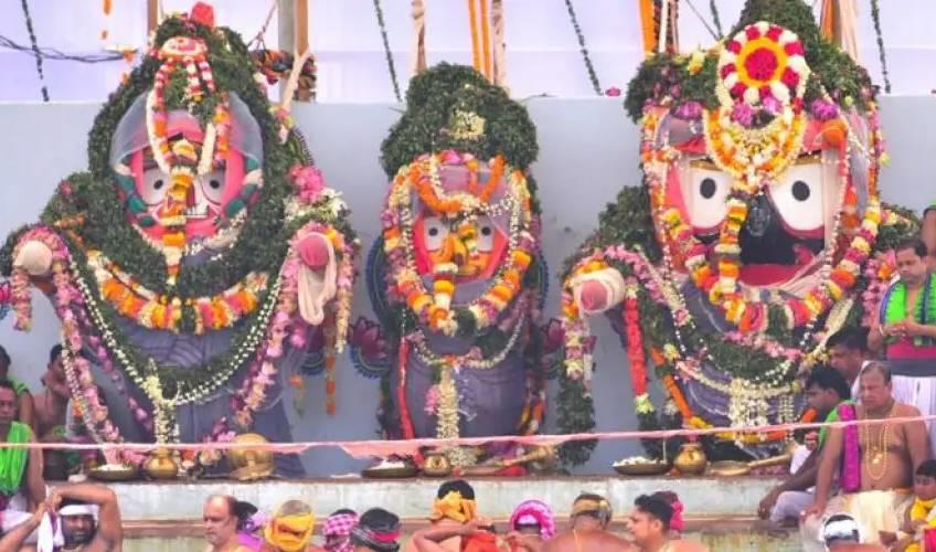 Odisha News:Ritualistic-Bathing-of-Lord-Jagannath-Interrupted-Due-to-Unforeseen-Incident
