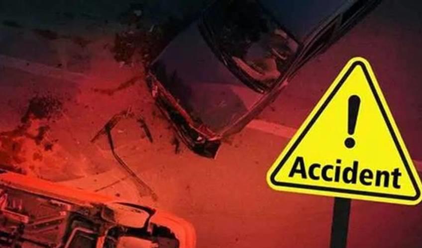 Odisha News:Road-Horror-Over-20-Injured-as-Private-Bus-Flips-in-Nayagarh