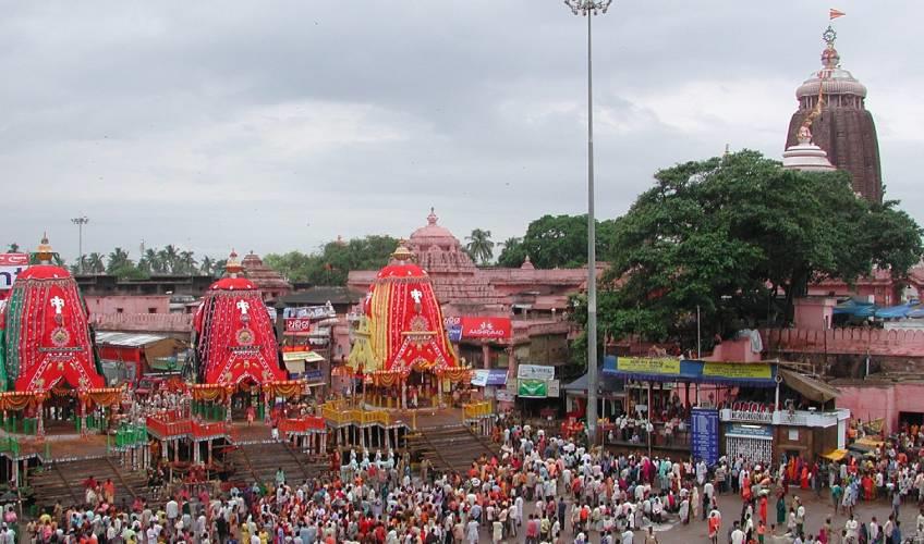 Odisha News:Thousands-Throng-Puri-Temple-for-Lakshmi-Nrusingha-Besha