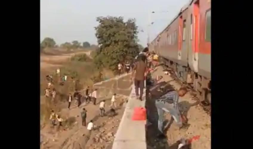 Odisha News:Tragedy-Strikes-Pushpak-Express-Passengers-Jump-Off-Train-Due-to-False-Fire-Alarm-Hit-by-Another-Train