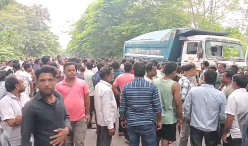 Odisha News:Tragic-Accident-in-Jagatsinghpur-Father-Daughter-Duo-Killed-on-Cuttack-Paradip-Highway