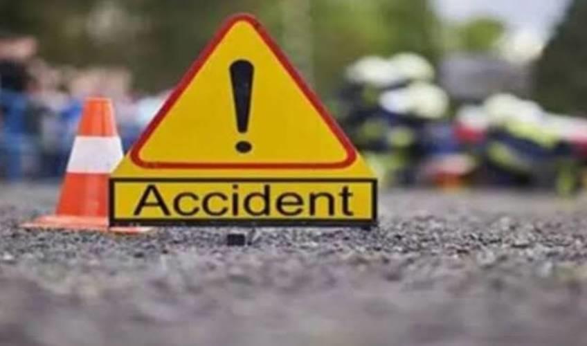 Odisha News:Tragic-Road-Accident-Claims-One-Life-Injures-Eight-Near-Khallikote