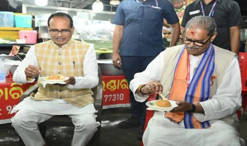 Odisha News:Union-Minister-Chouhan-Praises-Odishas-Famous-Pahala-Rasagola